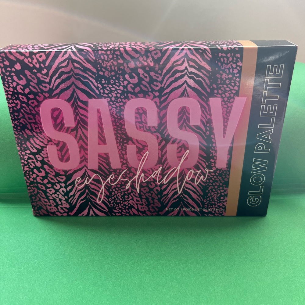 SASSY JONES EYESHA GLOW PALETTE